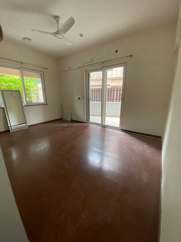 3.5 BHK + Servant Room 2100 Sq.Ft. Apartment in K Raheja Reserve