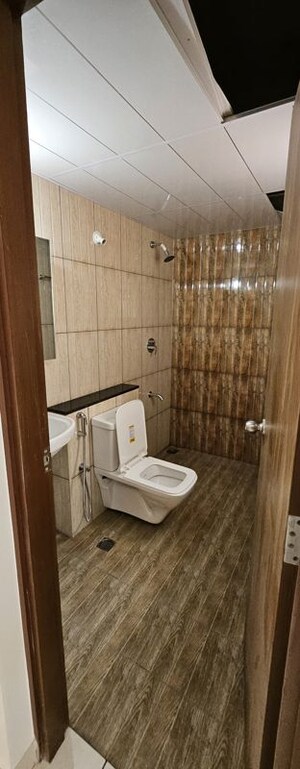 Bathroom in 3 BHK Apartment at Prestige Finsbury Park Regent, Bagaluru – for Rent