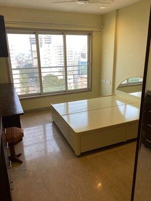 Room in 2 BHK Apartment at Videocon Icon, Bandra West – for Rent