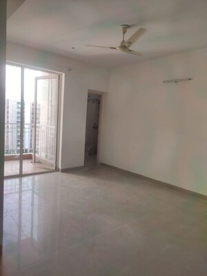 Room in 3 BHK Apartment at Puri Pratham, Sector 84 – for Rent