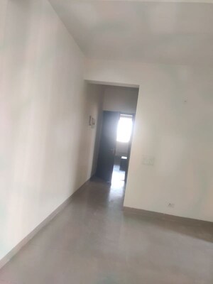 Room in 3 BHK Apartment at Puri Pratham, Sector 84 – for Rent
