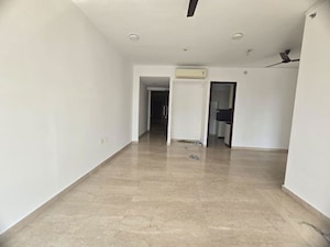 Room in 2 BHK Apartment at Lodha Venezia, Parel – for Rent
