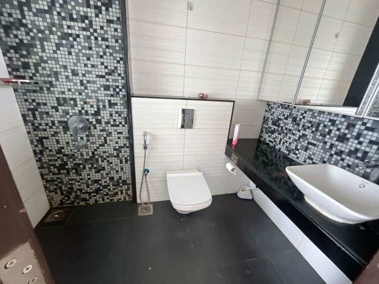 Team Area, lodha-venezia 2 Bedroom 890 Sq.Ft. Apartment In Parel Mumbai 10488839