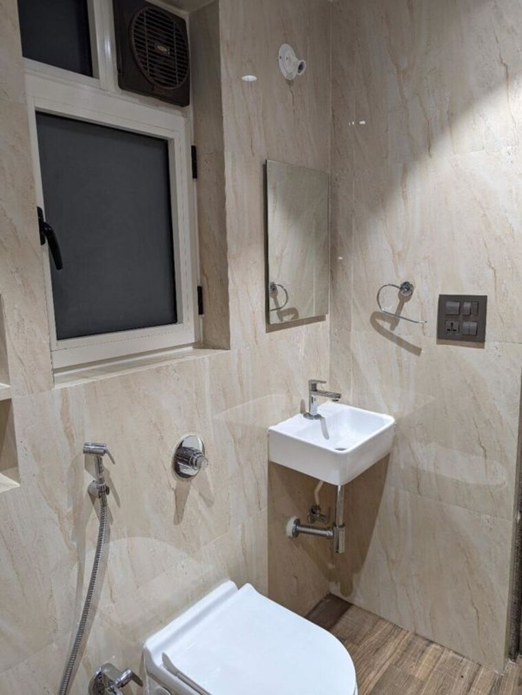 Bathroom, lodha-venezia 3 Bedroom 1290 Sq.Ft. Apartment In Parel Mumbai 10488868