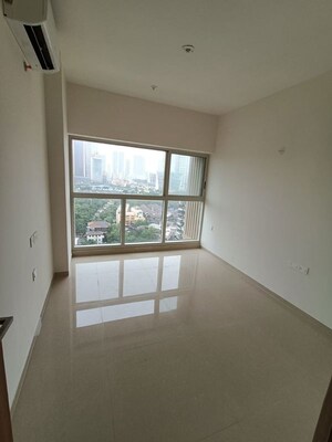 Room in 2 BHK Apartment at Sugee Atharva, Prabhadevi – for Rent