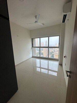 Room in 2 BHK Apartment at Sugee Atharva, Prabhadevi – for Rent
