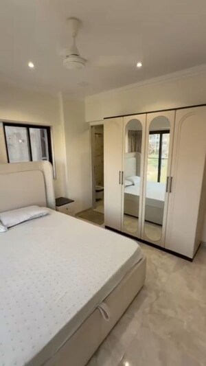 Room in 2 BHK Apartment at JP Unity Tower, Lower Parel – for Rent