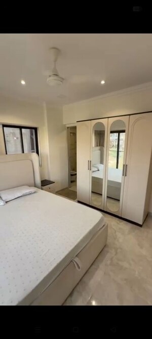 Room in 2 BHK Apartment at JP Unity Tower, Lower Parel – for Rent