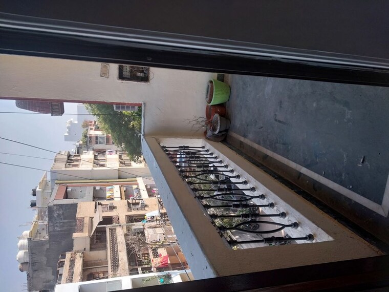 Balcony, new rajinder nagar 3 Bedroom 125 Sq.Yd. Builder Floor In New Rajinder Nagar Delhi 10488640