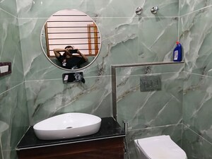Team Area in 3 BHK Builder Floor at Aman Vihar – for Rent