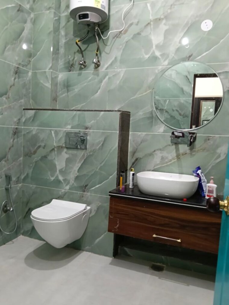 Bathroom, aman vihar 3 Bedroom 1700 Sq.Ft. Builder Floor In Aman Vihar Dehradun 10489028