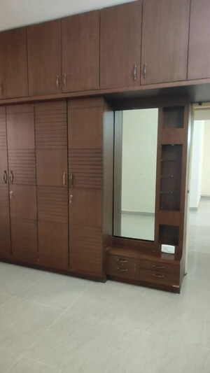 Room in 2 BHK Apartment at The Greens, Doddanekundi – for Rent