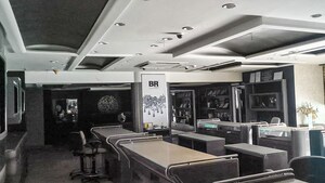   Shop at Laldarwaja – for Sale