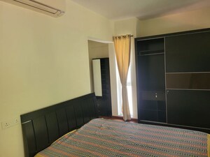 Bedroom in 4 BHK Apartment at Kamgar Putala Vasahat – for Rent
