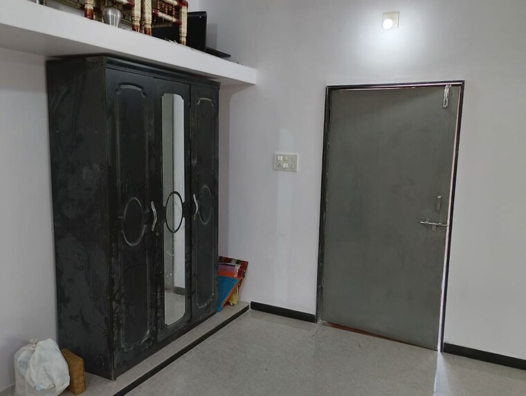 Room, thaltej 1 Bedroom 750 Sq.Ft. Apartment In Thaltej Ahmedabad 10489104