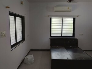 1 BHK Apartment For Rent in Thaltej