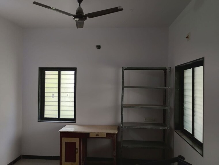 Room, thaltej 1 Bedroom 750 Sq.Ft. Apartment In Thaltej Ahmedabad 10489104