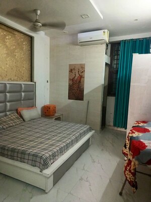 1 BHK Independent House For Rent in Kirtiman Plaza, Sector 30