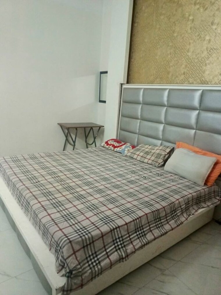 Bedroom, kirtiman-plaza 1 Bedroom 900 Sq.Ft. Independent House In Sector 30 Noida 10489125