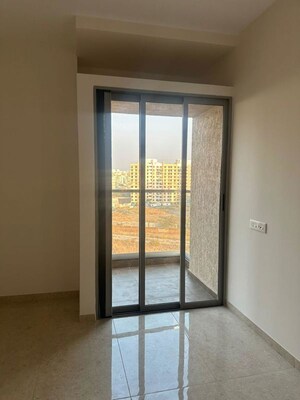 Room in 3 BHK Apartment at Vilas Javdekar Yashwin Enchante, Kharadi – for Rent