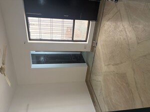 Room in 3 BHK Builder Floor at Green Fields Colony – for Rent