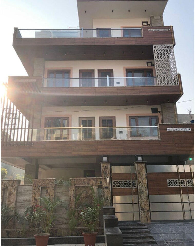 Exterior View, sector 122 6+ Bedroom 200 Sq.Mt. Independent House In Sector 122 Noida 10489176