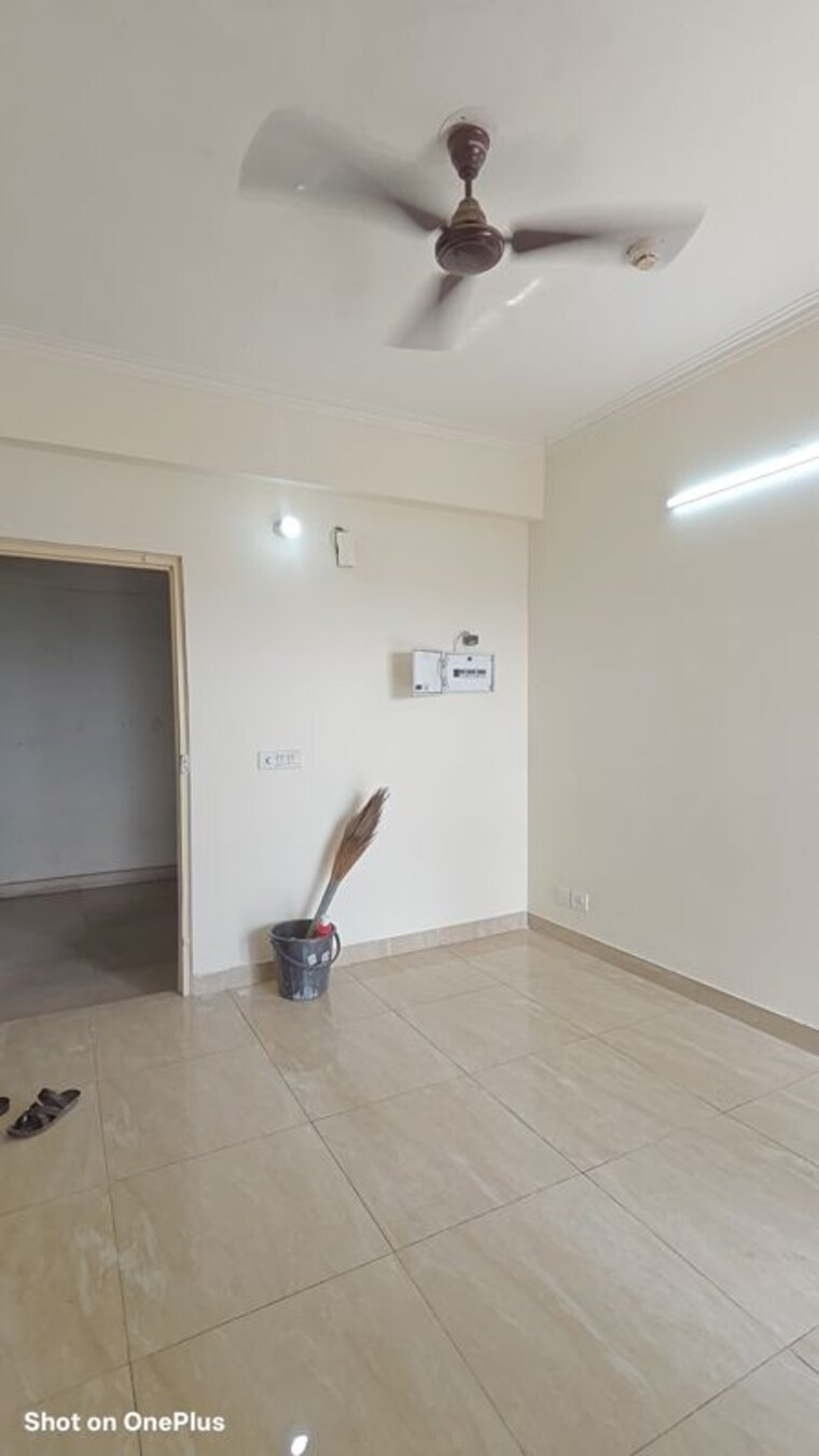 Room, gaur-city-2-14th-avenue 1 RK 530 Sq.Ft. Apartment In Sector 16c Greater Noida Greater Noida 10489184