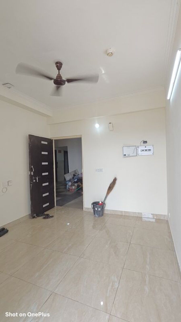 Room, gaur-city-2-14th-avenue 1 RK 530 Sq.Ft. Apartment In Sector 16c Greater Noida Greater Noida 10489184