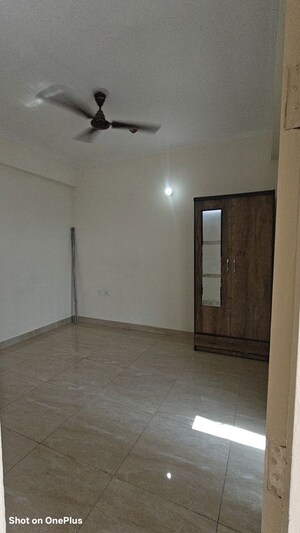 1 RK Apartment For Rent in Gaur City 2 - 14th Avenue, Sector 16c Greater Noida