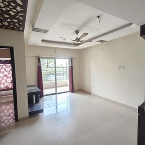 Room in 2 BHK Apartment at Prasun Savoy, Dhanori – for Rent
