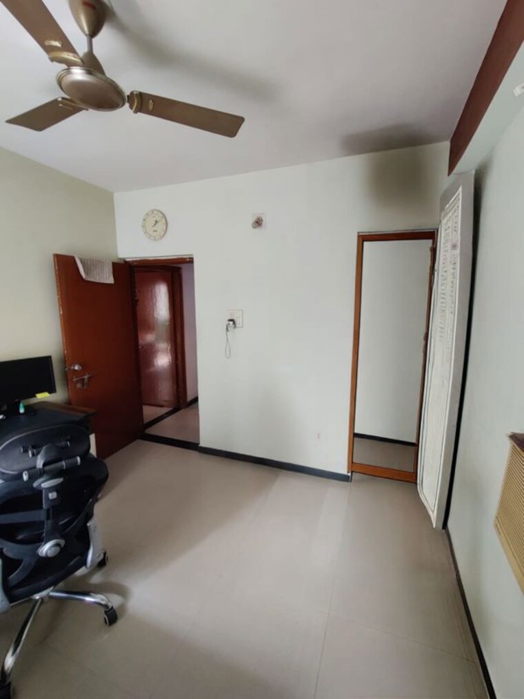 Room, b-desai-anand-crystal 2 Bedroom 105 Sq.Ft. Apartment In Tragad Ahmedabad 10489203