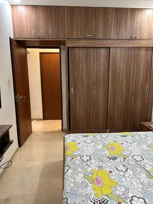 Bedroom in 2.5 BHK Apartment at Kalpataru Estate Mumbai, Jogeshwari East – for Rent