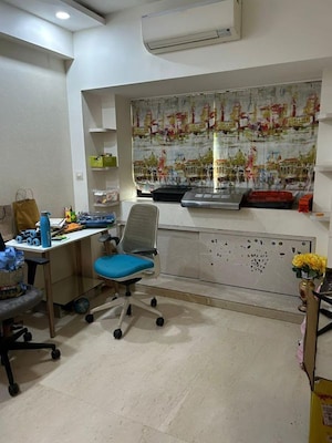 Team Area in 2.5 BHK Apartment at Kalpataru Estate Mumbai, Jogeshwari East – for Rent