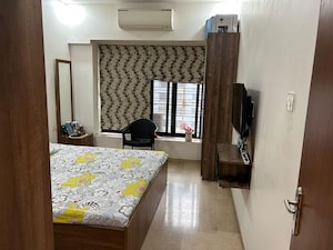 Bedroom in 2.5 BHK Apartment at Kalpataru Estate Mumbai, Jogeshwari East – for Rent