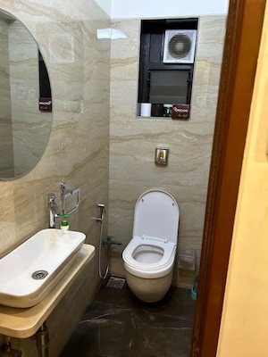 Bathroom in 2.5 BHK Apartment at Kalpataru Estate Mumbai, Jogeshwari East – for Rent