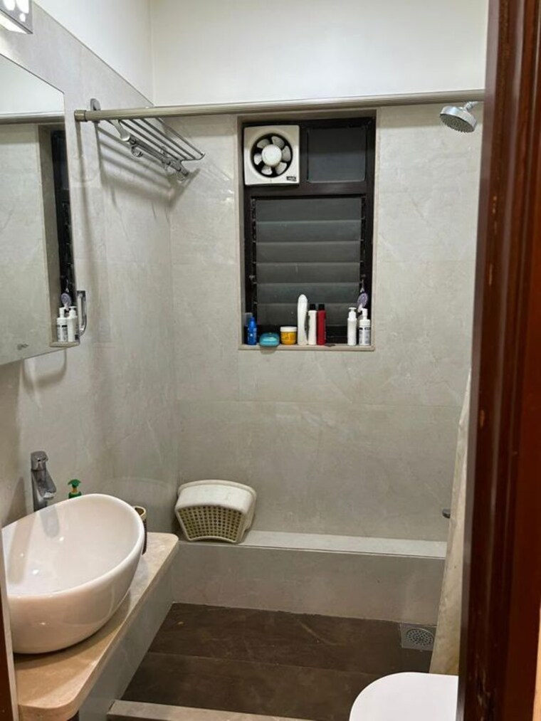 Bathroom, kalpataru-estate-mumbai 2.5 Bedroom 840 Sq.Ft. Apartment In Jogeshwari East Mumbai 10489219
