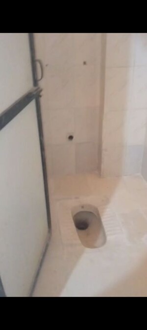 Furnished Amenities in 1 RK Apartment at Kurla West – for Rent