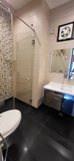 Bathroom in 4 BHK Builder Floor at South City 1 – for Rent