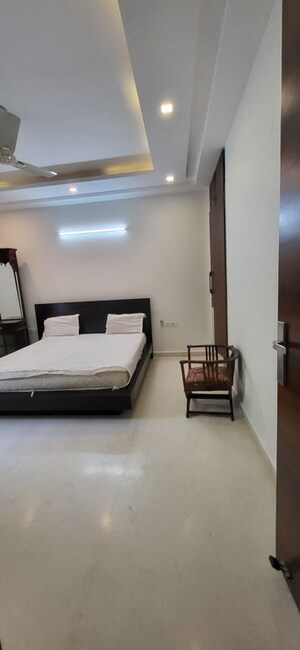 Living Room in 4 BHK Builder Floor at South City 1 – for Rent
