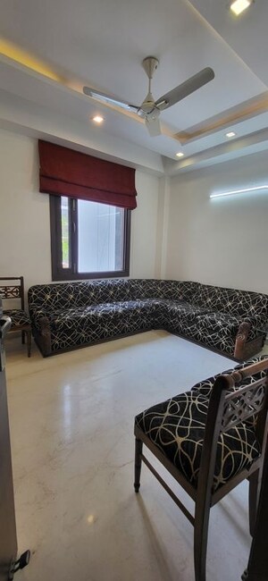 Bedroom in 4 BHK Builder Floor at South City 1 – for Rent