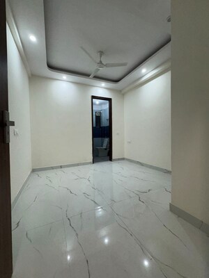 Room in 2 BHK Builder Floor at Chattarpur – for Rent