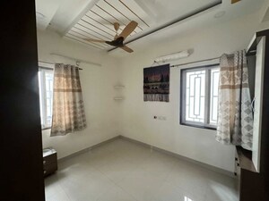 Room in  Apartment at Jains Carlton Creek, Manikonda – for Rent