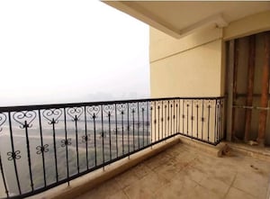Room in 4 BHK Apartment at ATS Triumph, Sector 104 – for Rent