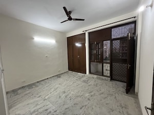 Room in 2.5 BHK Apartment at Bancourt Apartment, Sector 43 – for Rent