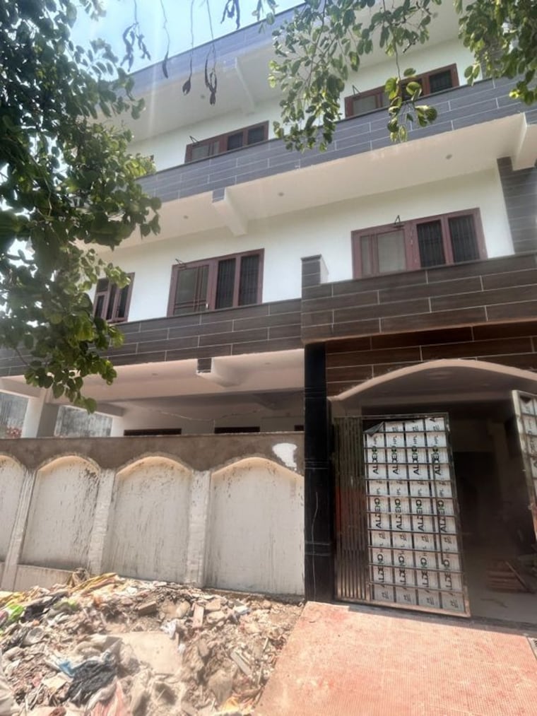 Exterior View, viraj khand 6+ Bedroom 3200 Sq.Ft. Independent House In Viraj Khand Lucknow 10489356