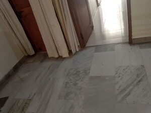 Room in 2 BHK Builder Floor at Vrindavan Yojna – for Rent