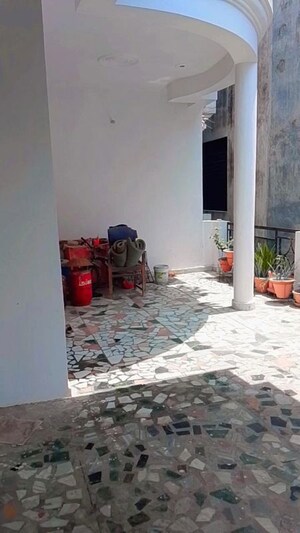 Parking in 2 BHK Builder Floor at Vrindavan Yojna – for Rent