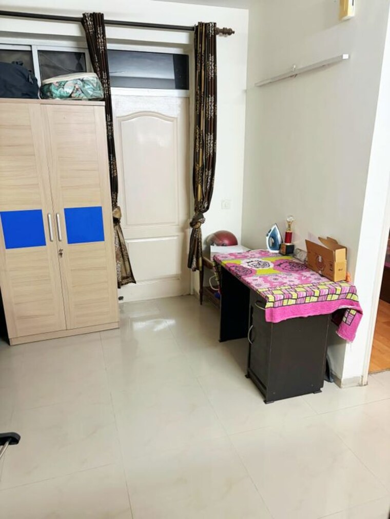 Bedroom, bestech-park-view-residency 1 Bedroom 650 Sq.Ft. Apartment In Sector 3 Gurgaon 10489414