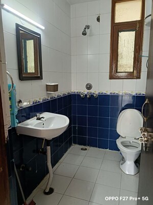Team Area in 3 BHK Apartment at Sector 11 Dwarka – for Rent