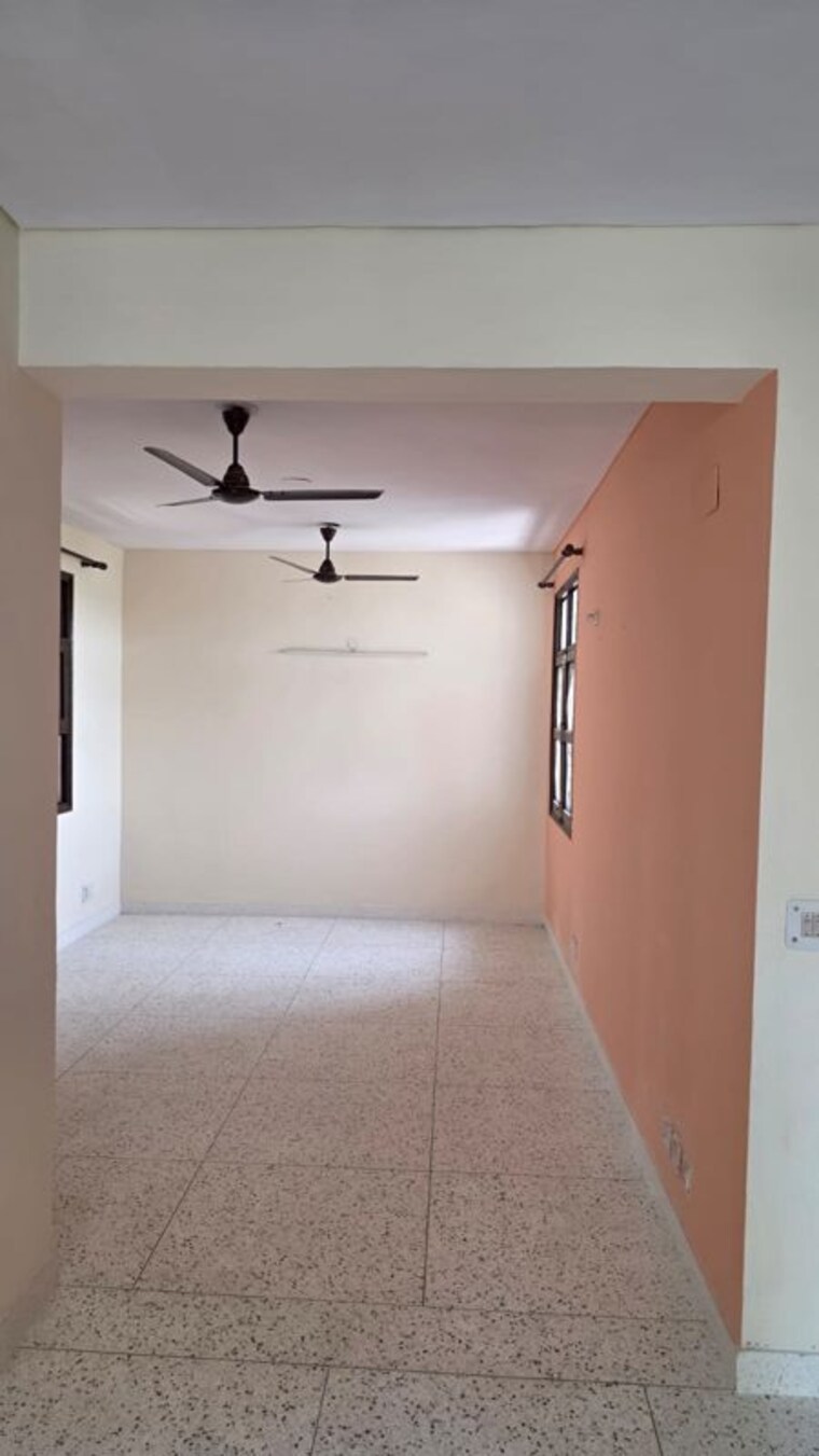 Room, sector 6 dwarka 3 Bedroom 1800 Sq.Ft. Apartment In Sector 6 Dwarka Delhi 10489422